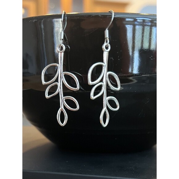 Women's Drop Hook Earring Hollow Leaf Charm Pendant  Boho Alloy Tree Leaves - Picture 3 of 4